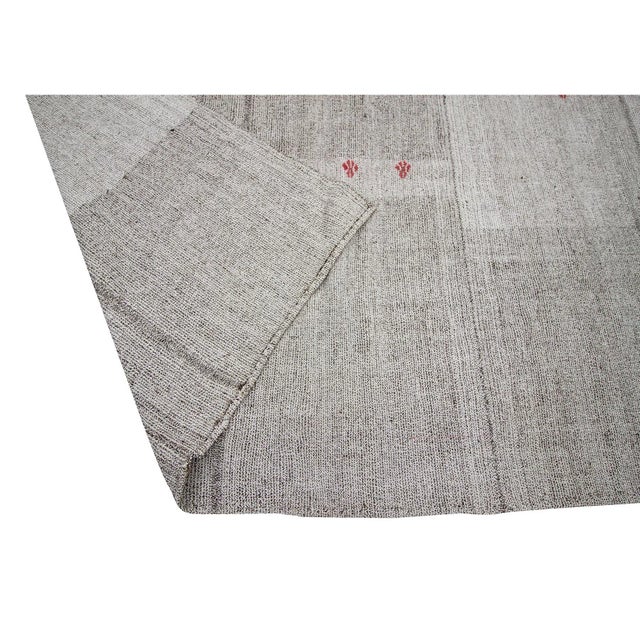 Mid 20th Century 1960s Vintage Gray Kilim Rug- 7′6″ × 10′4″ For Sale - Image 5 of 7