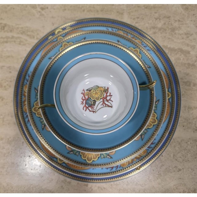 Blue Le Tresors De La Mer 12-Person Dinner Service by Gianni Versace for Rosenthal, 1990s, Set of 123 For Sale - Image 8 of 18