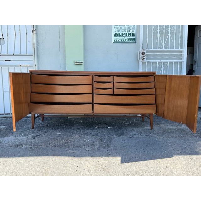 1950s Calvin Furniture Irwin Collection Long Chest of Drawers For Sale In Miami - Image 6 of 12