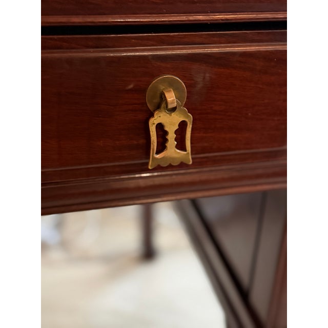 Mid 20th Century Mid-20th Century Federal-Style Kneehole Desk With Chinoiserie Accents For Sale - Image 5 of 8