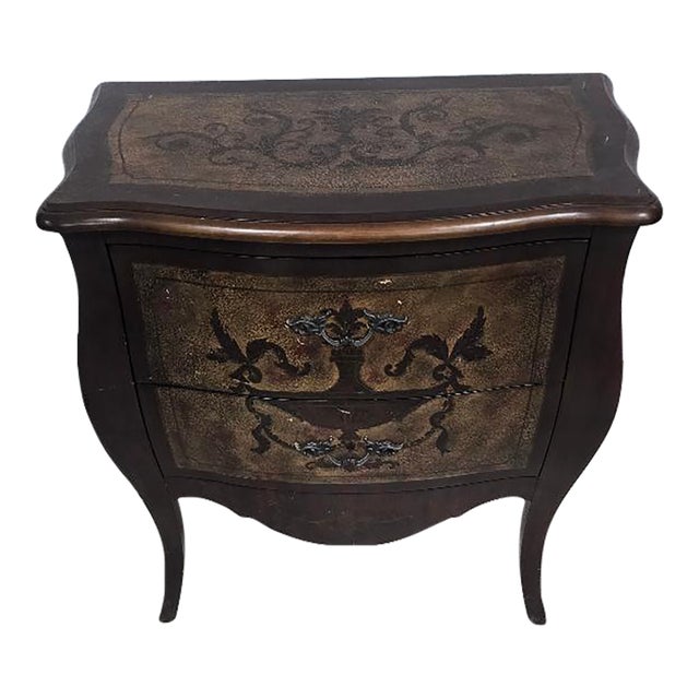 Vintage French Provincial Painted Bombé Chest / Nightstand For Sale
