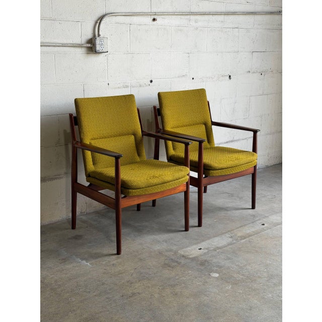 Mid-Century Modern In Style of Arne Vodder Rosewood Set of 2 Model 341 Lounge Chairs Sibast Denmark Mid-Century Modern 1960s For Sale - Image 3 of 10