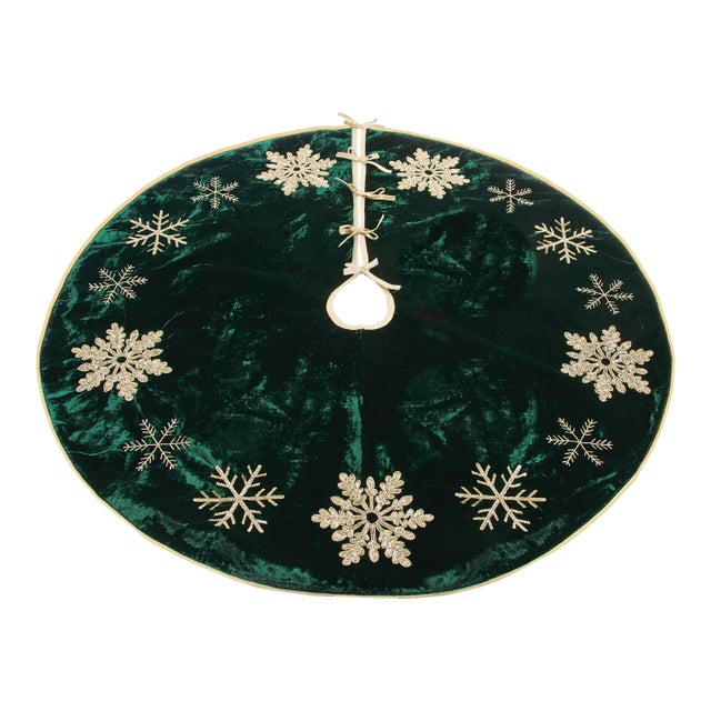 Embroidered Snowflake Christmas Tree Skirt 48"D For Sale