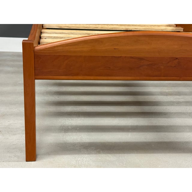 Late 20th Century Pompanoosuc Mills Cherry Twin Bed For Sale - Image 5 of 9