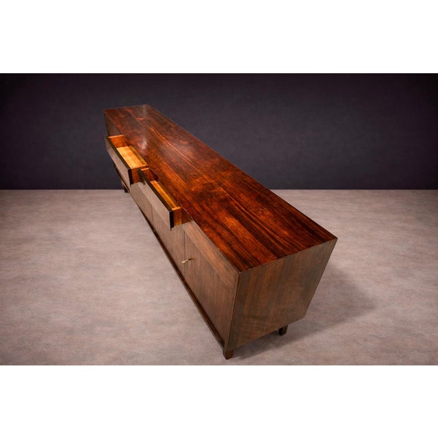 Geraldo de Barros Credenza in Rosewood, Geraldo de Barros for Unilabor, 1950s - Lot 536A For Sale - Image 4 of 16