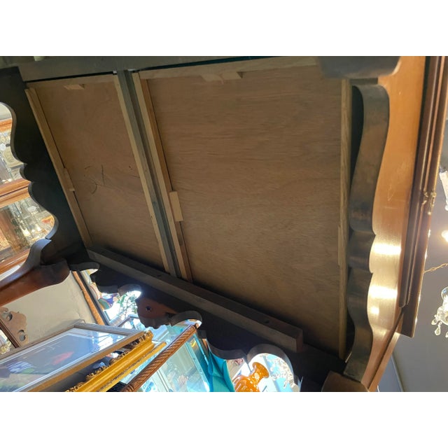 Mid 20th Century Cherry Queen Anne Style Side Glide One Drawer Tea Table For Sale - Image 11 of 12