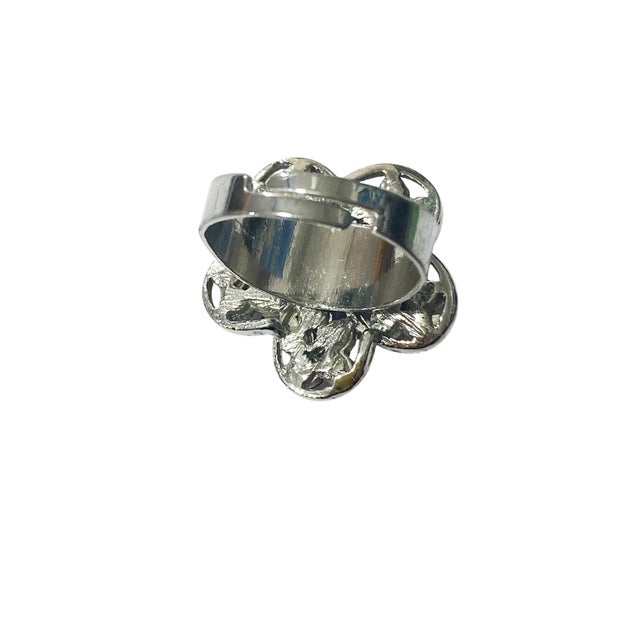 Vintage Silver Tone Ring With Unique Flower Shape Size 7 Resizable For Sale - Image 4 of 5
