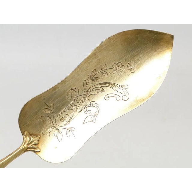 Eclectic Silver Plated Cake Shoulder, 1900s For Sale - Image 10 of 11