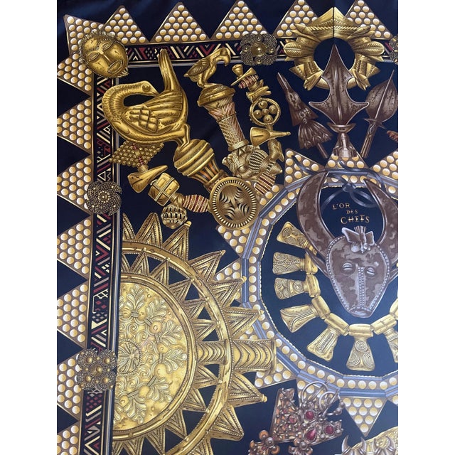 Textile Hermès Silk Scarf « L’or Des Chefs » 1997 For Sale - Image 7 of 10