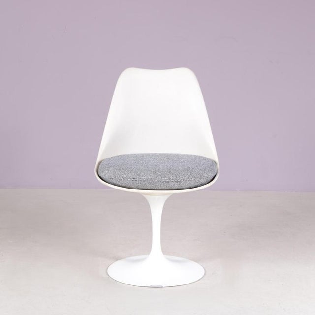 Tulip Side Chair in White Coated Aluminium with Plastic and Fabric Cushion by Eero Saarinen for Knoll Int. USA, 1970s For Sale - Image 12 of 12