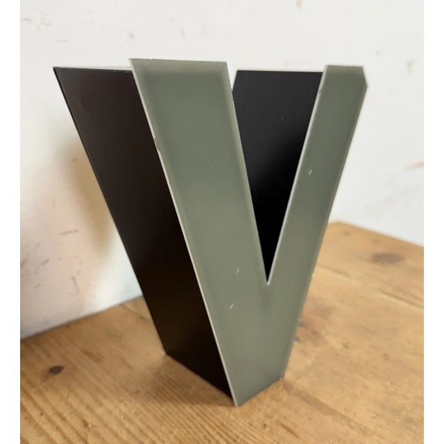 Industrial Vintage Grey Illuminated Letter V, 1970s For Sale - Image 3 of 11