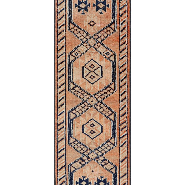 Oushak runner with tribal motifs in blue and orange, Keivan Woven Arts / rug TU-MTU-141, country of origin / type: Turkey...