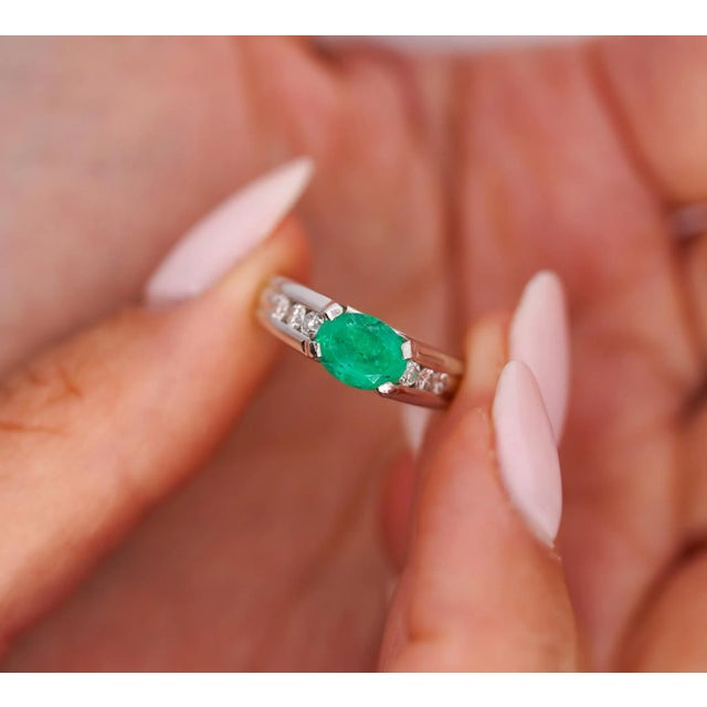 Metal Platinum 1.17 Carat Oval East West Emerald & Diamond Ring Size 6.5 For Sale - Image 7 of 7