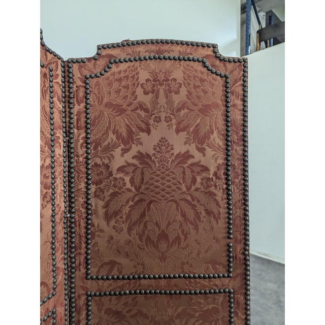 Four-Panel Screen in Red Silk with Brass Nails For Sale - Image 5 of 6