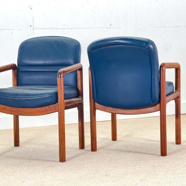 Walnut Dining Armchairs by Gordon Russell, 1960s, Set of 8 For Sale - Image 3 of 11