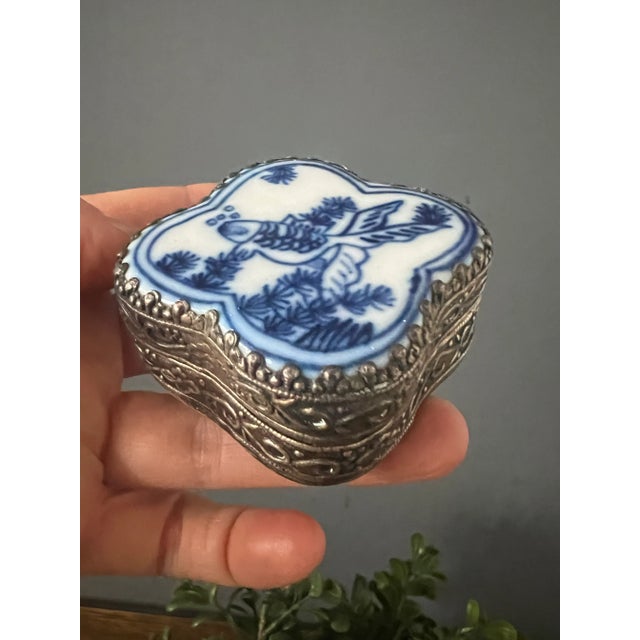 Late 20th Century Ornate Chinese Porcelain and Silver Pill Boxes- Set of 2 For Sale - Image 12 of 12