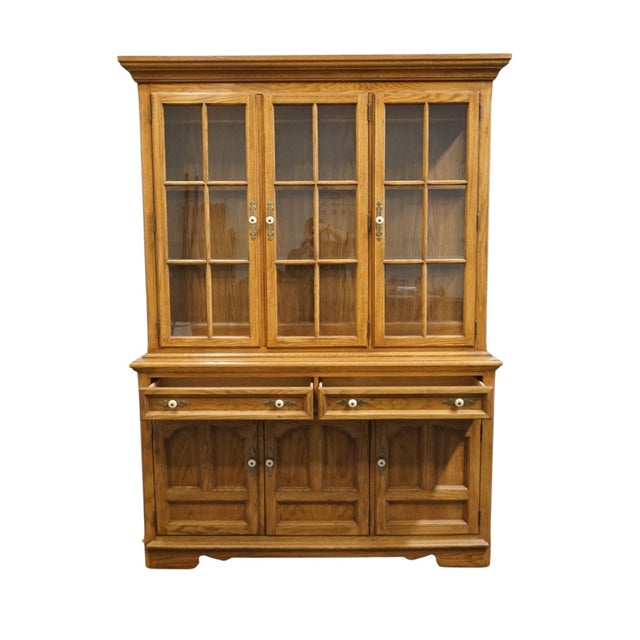 Wood Thomasville Furniture / Huntley Homecoming Collection Solid Oak Rustic Country Style 58" Buffet W. Lighted Display China Cabinet 43821-120 / 43821-320 For Sale - Image 7 of 15