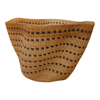 Bolga Decorative African Ghana Vetiver Leaf Basket Handmade Beige and Midnight Blue For Sale