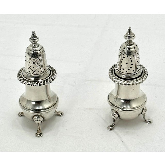 Traditional Fine Quality Antique American Sterling Silver Salt & Pepper Shakers by Redlich Company New York For Sale - Image 3 of 12