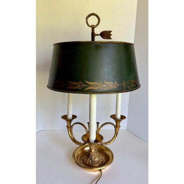 Early 20th Century Brass Bouillotte Lamp With Horn-Form Arms & Adjustable Green Tôle Shade For Sale - Image 11 of 12