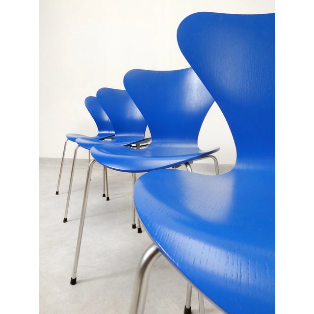 Mid-Century Modern Blue Butterfly Chairs by Arne Jacobsen for Fritz Hansen, 2001, Set of 4 For Sale - Image 3 of 18