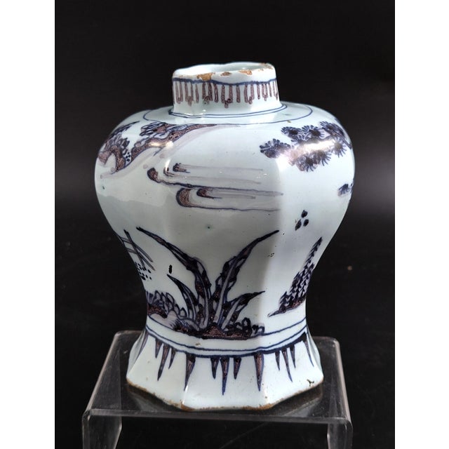 Antique Dutch Blue and Manganese Octagonal Baluster Vase from Delft, 1680 For Sale - Image 3 of 13