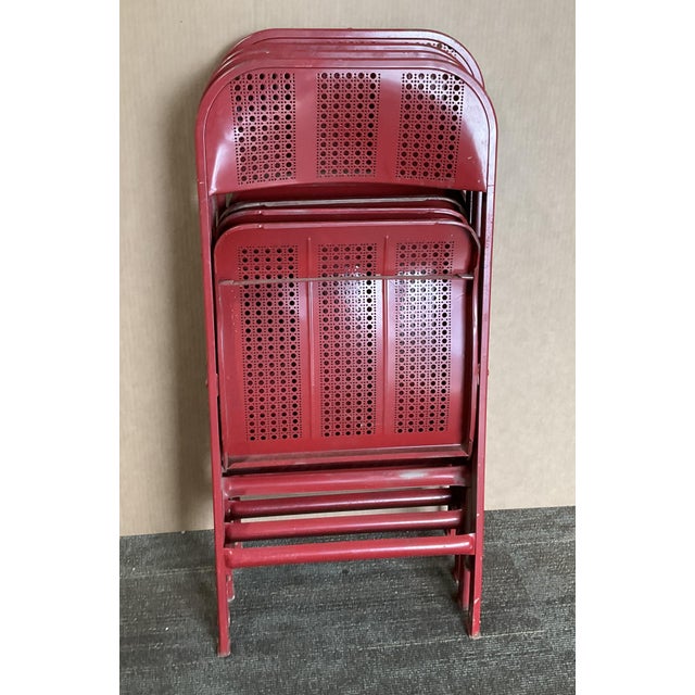 Set of 4 Vintage Lyon Red Metal Lattice Folding Chairs – Made in Usa – Sturdy & Perforated For Sale - Image 4 of 15