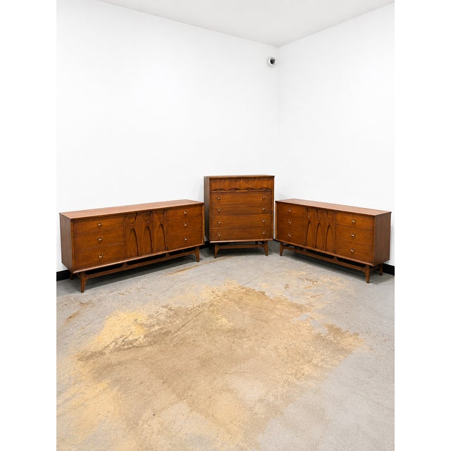Mid-Century Modern Broyhill Brasilia Dresser. Long Lowboy. Vintage Mid-Century Modern, Attributed. For Sale - Image 3 of 3
