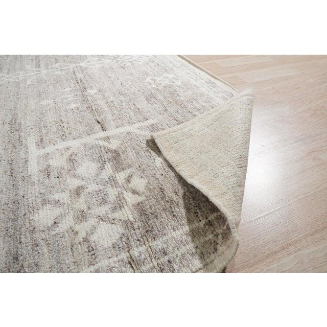 8x10 Gray Hand-Knotted Wool Diamond Totem Classic Traditional Modern Carpet Rug For Sale - Image 4 of 5