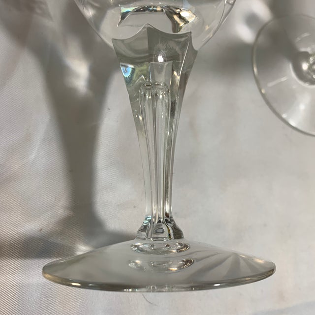 1970s Vintage Mid-Century Modern Cut Crystal Vine & Leaf Water Goblets – Set of 8 For Sale - Image 5 of 5