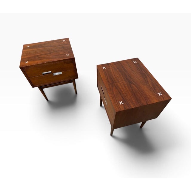 Mid-Century Modern American of Martinsville Accord Walnut Nightstands - Set of 2 For Sale In Philadelphia - Image 6 of 10