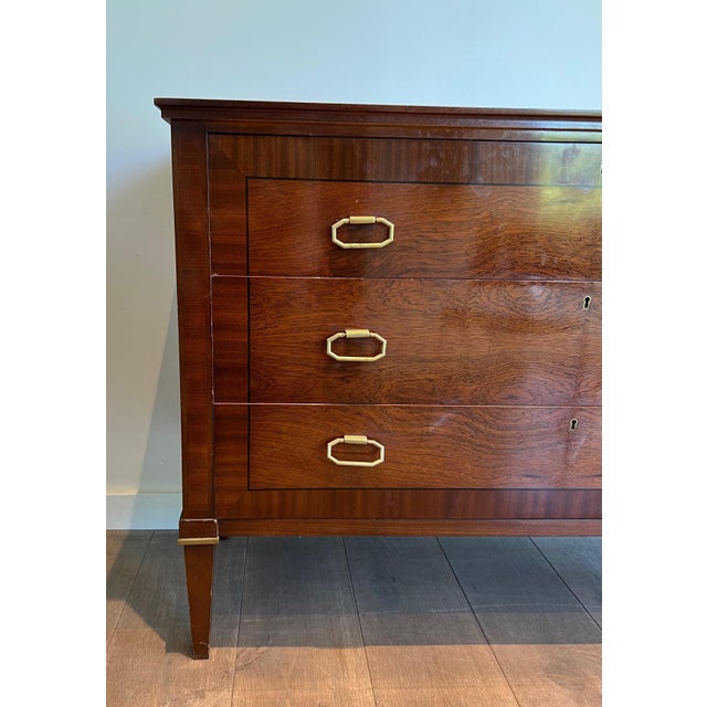 1950s 1950s Neoclassical style chest of drawers in wood and brass For Sale - Image 5 of 12