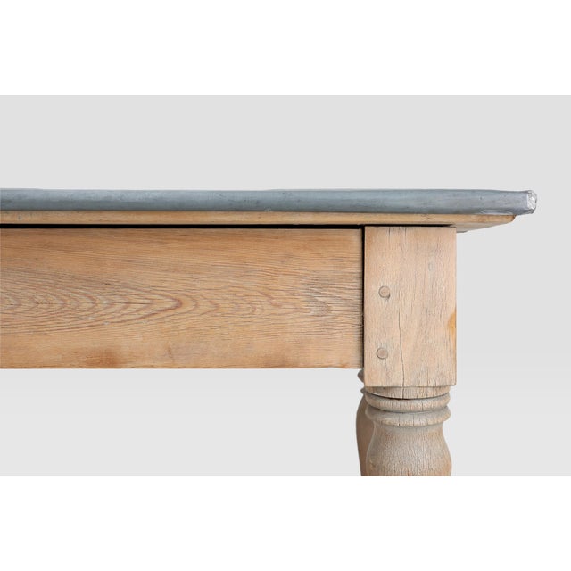 France / 1850 / dinner table / pine, zinc / Rustic / Mid-century A rustic mid-century pine woode, table, made in France...