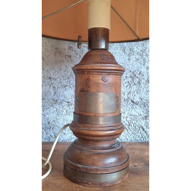 Antique Lamp in Turned Wood and Engraved Brass from Royal Adelaide, 1890s For Sale - Image 4 of 13