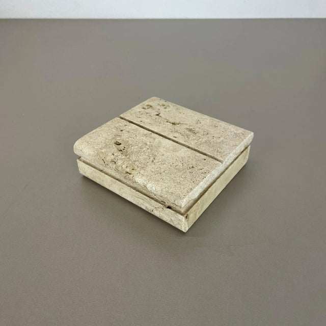Article: Travertine storage box storage box Designer: Fratelli Manelli Decade: 1970s This original vintage storage object...