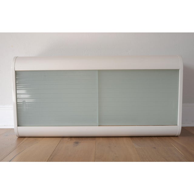 1950s MCM Morton Kelvinator White Metal Kitchen Wall Cabinets - Set of 2 For Sale - Image 9 of 17