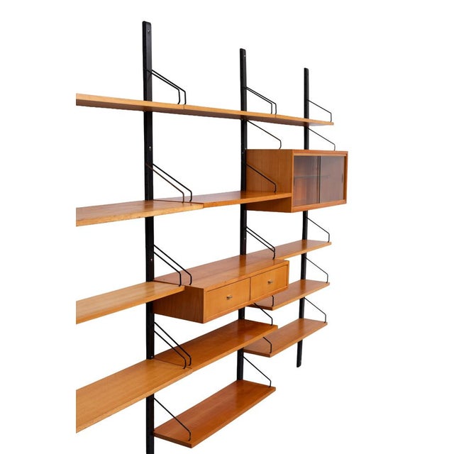 Hanging Royal Wall System from Poul Cadovius, Denmark, 1950s For Sale - Image 10 of 14