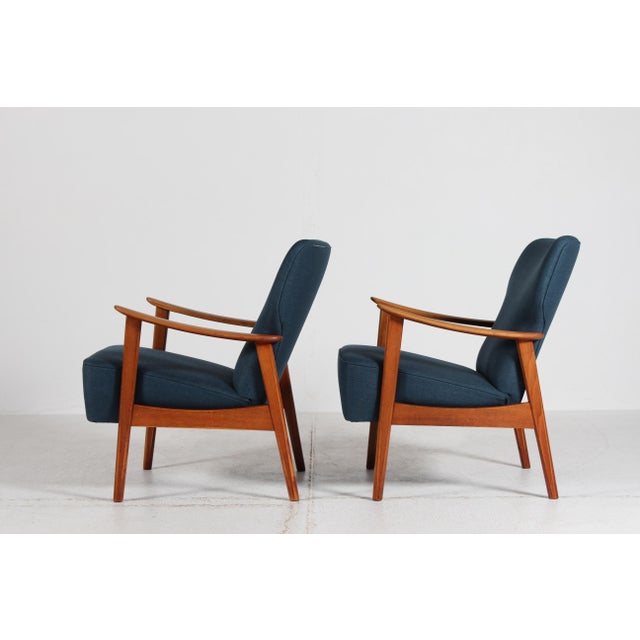 Danish Easy Chairs in Beech and Blue Fabric by Fritz Hansen, 1950-1960, Set of 2 For Sale - Image 6 of 15