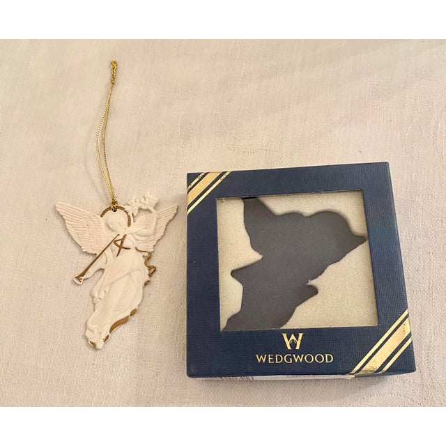 Traditional Vintage Wedgwood White Angel Ornament, Featuring a Gold-Toned Horn, 22k Gold Accents, and Its Original Blue Gift Box. For Sale - Image 3 of 14