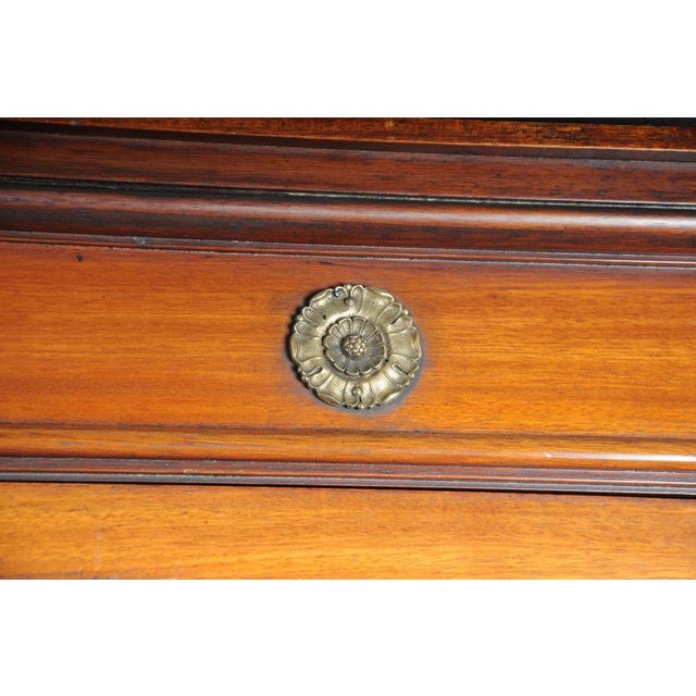 English Victorian Mahogany Display Bookcase, 1800s For Sale - Image 6 of 18