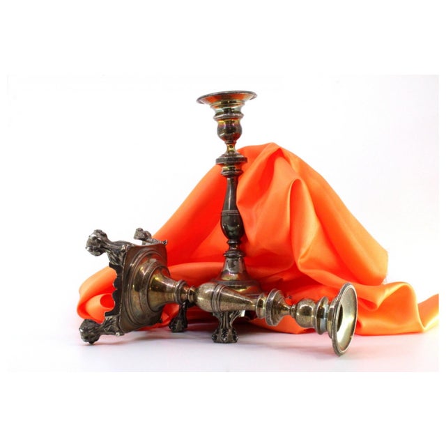 Square Silver Candlesticks with Turned Shafts, Engraved Reliefs and Claw-Shaped Feet, Set of 2 For Sale - Image 4 of 8