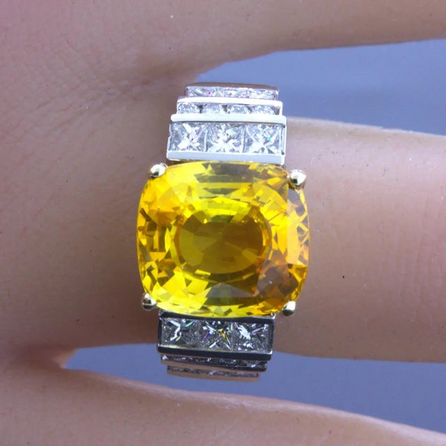 9.41 Carat Yellow Sapphire Diamond Platinum Ring, GIA Certified, Size 5.75 For Sale - Image 4 of 7