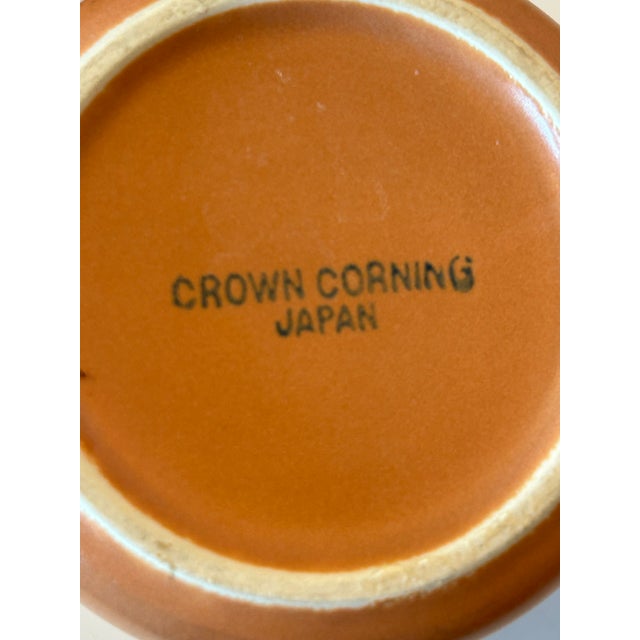 Late 20th Century Vintage Crown Corning Japan Terra Cotta Sanora White Mugs- Set of 4 For Sale - Image 5 of 7