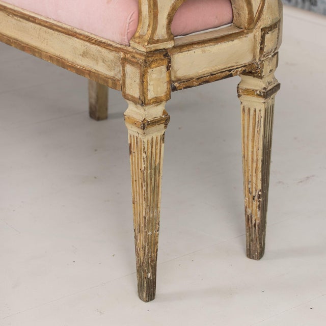 18th C. Italian Neoclassical Sphinx Sofa in Original Paint and Giltwood For Sale - Image 14 of 18