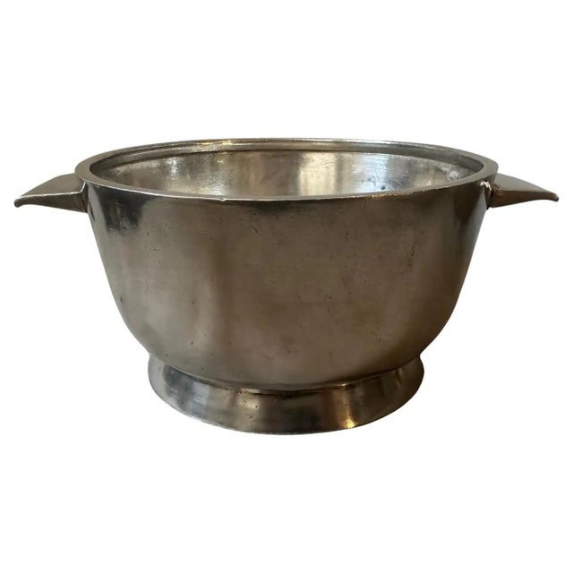 Three serving bowl designed by Gio Ponti and manufactured by Fratelli Calderoni in the Fifties. They have been especially...