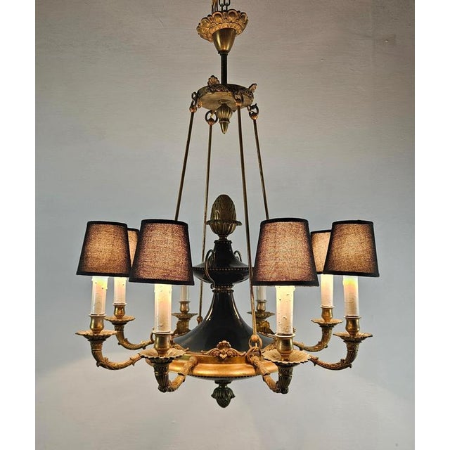 Traditional Large Italian Empire Style Chandelier with Tôle and Gilt Bronze Details, 1940s For Sale - Image 3 of 17