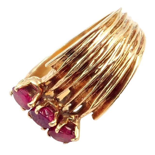 Metal Vintage Cartier Yellow Gold Ruby Ring, Size 4.5 For Sale - Image 7 of 8