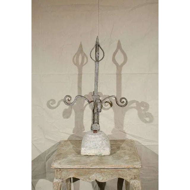 French 19th Century Large Size Forged Iron Finial in Granite Base For Sale In Atlanta - Image 6 of 11