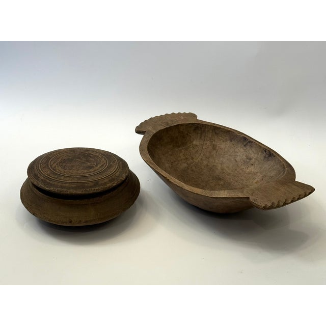 Hungarian Primitive Bowl and Lidded Box in Linden Wood, 19th Century, Set of 2 For Sale - Image 12 of 12