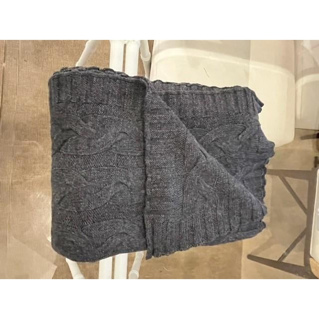 Hampton throw in Merino wool by Darzzi. Merino wool is much finer and softer than regular wool. It is grown by Merino...